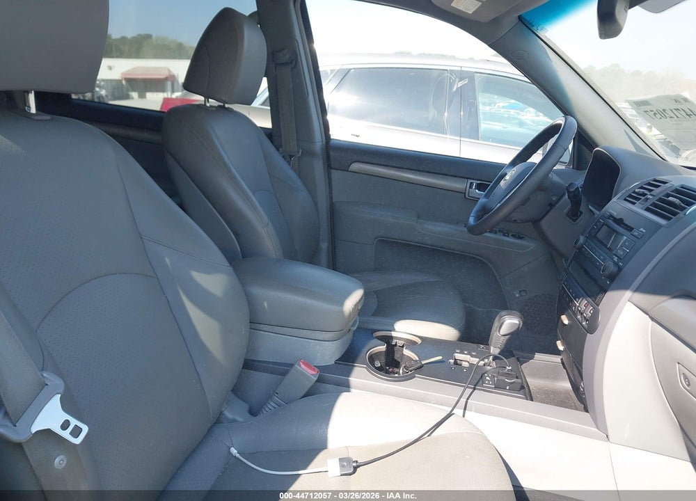 2009 KIA BORREGO EX V8 VIN: KNDJJ742695019111