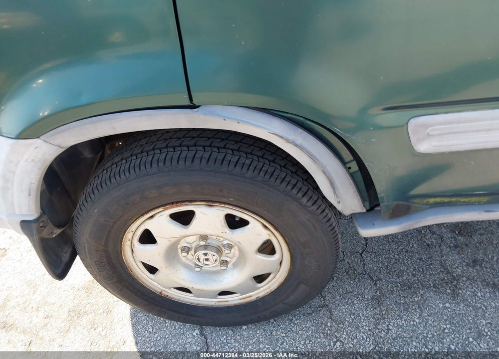 2000 HONDA CR-V LX VIN: JHLRD2847YC011086