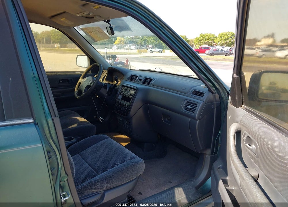 2000 HONDA CR-V LX VIN: JHLRD2847YC011086