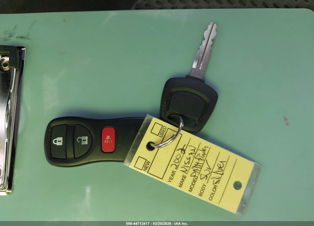 2002 NISSAN PATHFINDER SE VIN: JN8DR09YX2W705635