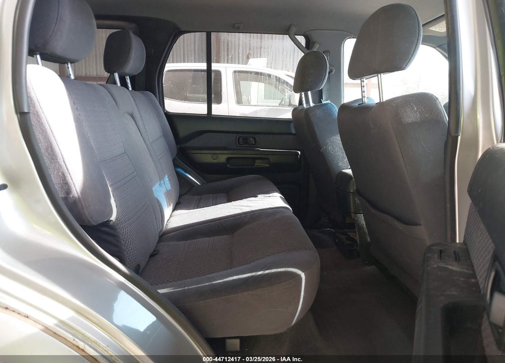 2002 NISSAN PATHFINDER SE VIN: JN8DR09YX2W705635
