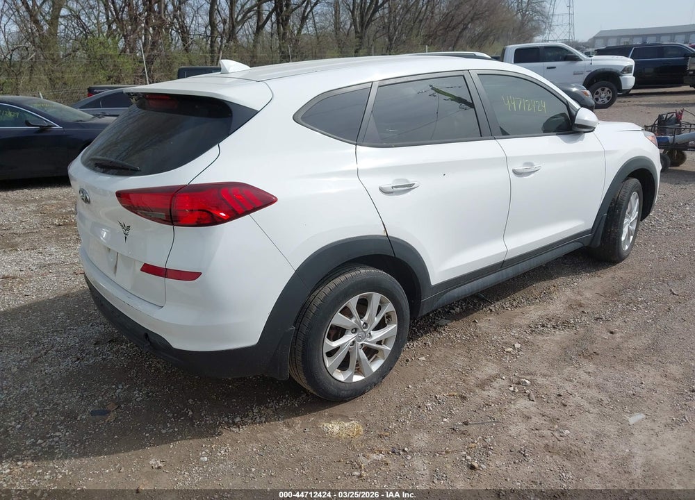 2019 HYUNDAI TUCSON SE VIN: KM8J23A41KU935388