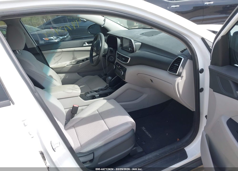 2019 HYUNDAI TUCSON SE VIN: KM8J23A41KU935388