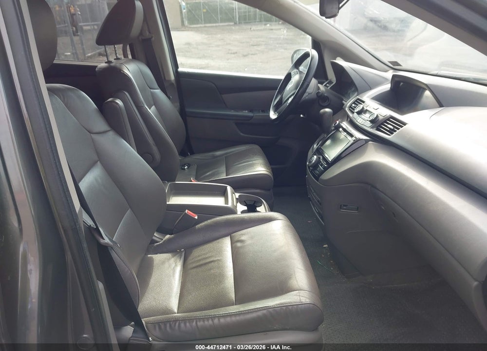 2015 HONDA ODYSSEY EX-L VIN: 5FNRL5H68FB131420