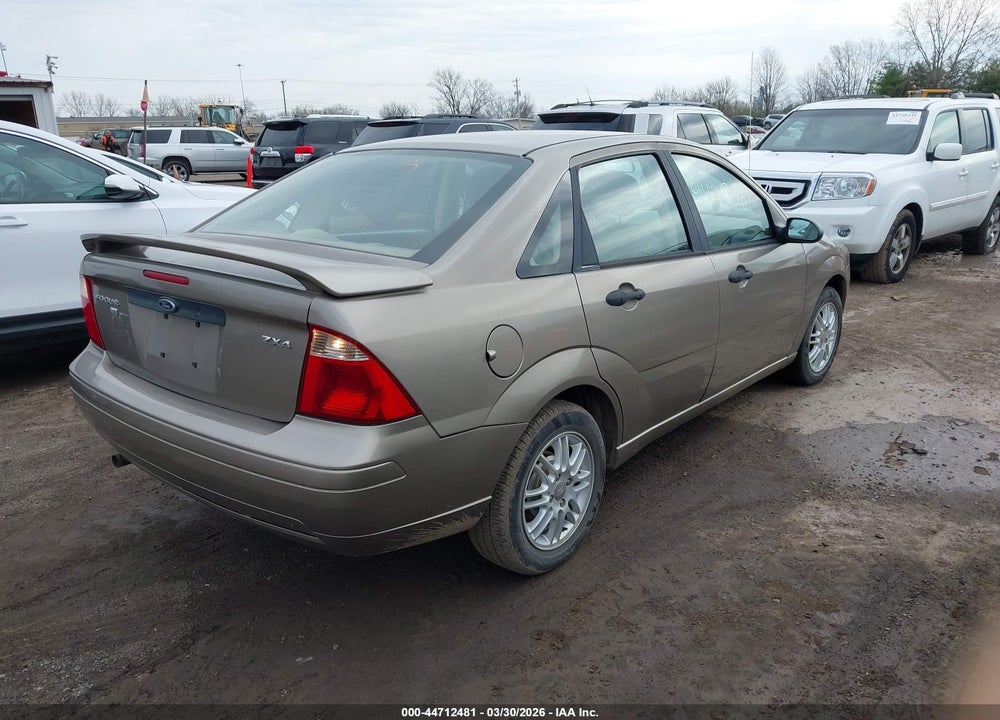 2005 FORD FOCUS ZX4 VIN: 1FAFP34N15W262326