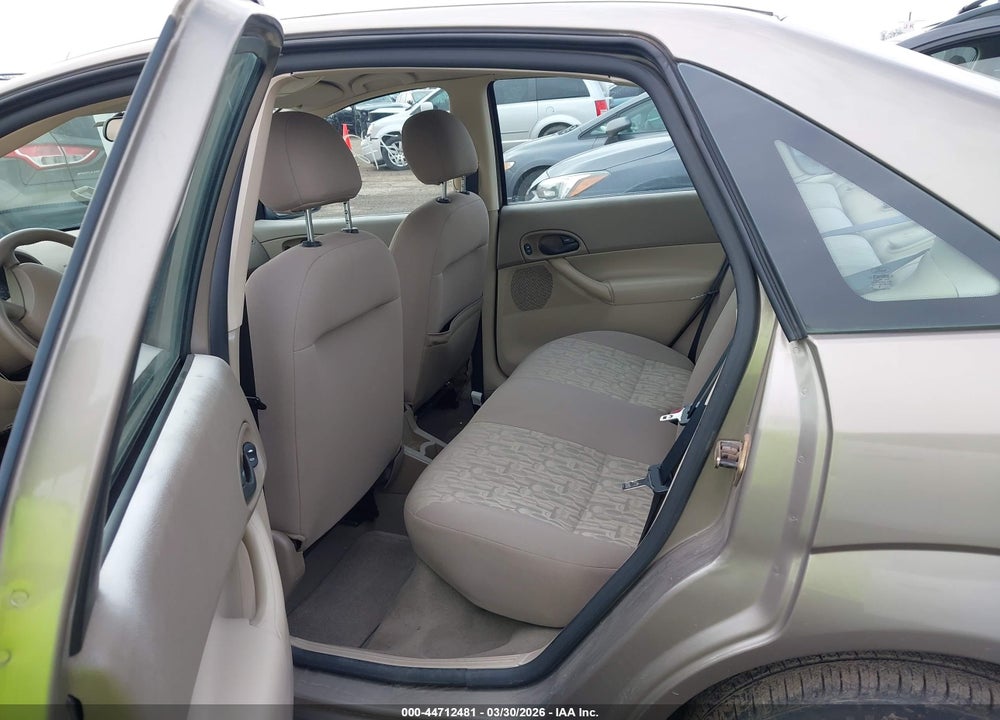 2005 FORD FOCUS ZX4 VIN: 1FAFP34N15W262326
