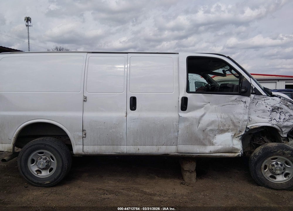 2020 CHEVROLET EXPRESS CARGO RWD 2500 REGULAR WHEELBASE WT VIN: 1GCWGAFP3L1189354