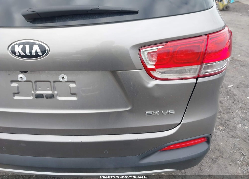 2018 KIA SORENTO 3.3L EX VIN: 5XYPHDA59JG394909