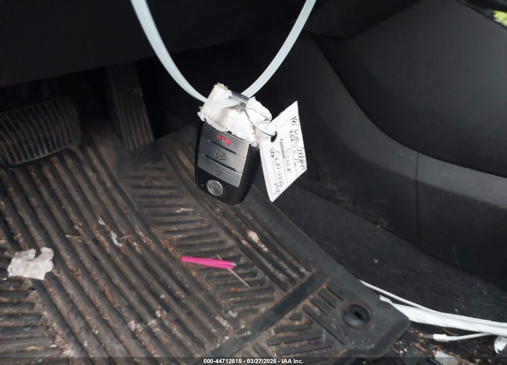 2018 KIA SORENTO 3.3L EX VIN: 5XYPHDA52JG422338