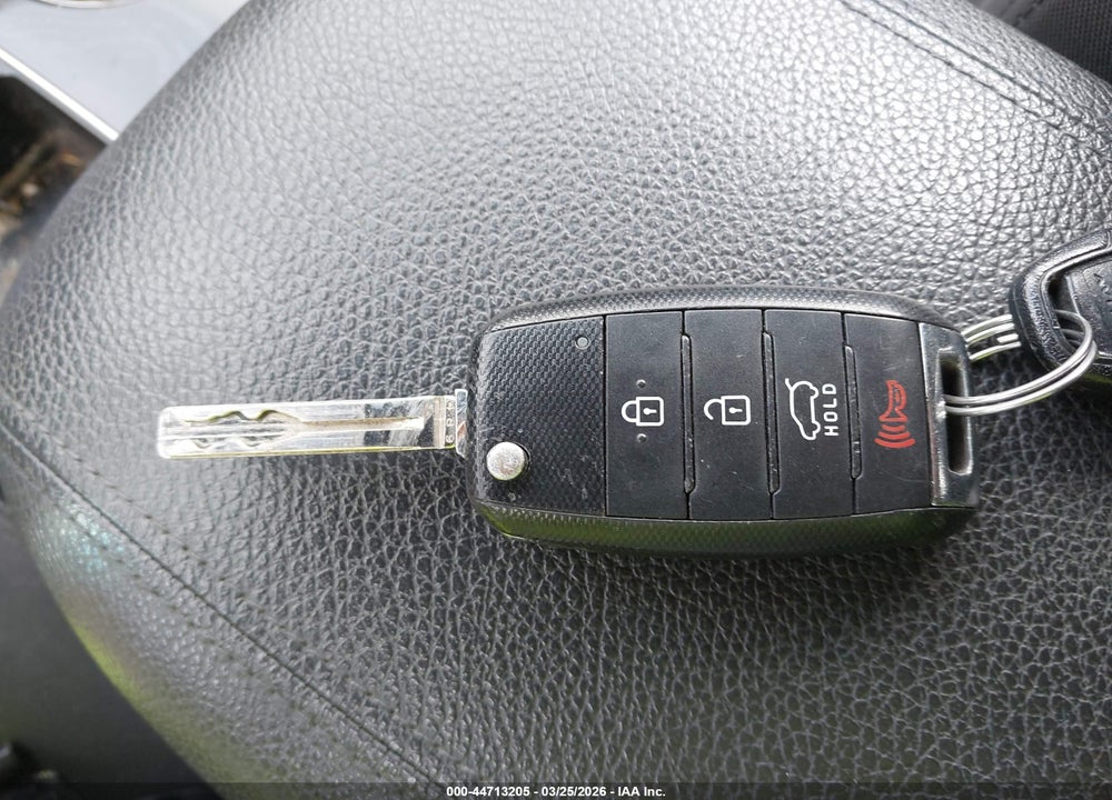 2015 KIA SORENTO LX V6 VIN: 5XYKTDA79FG554949