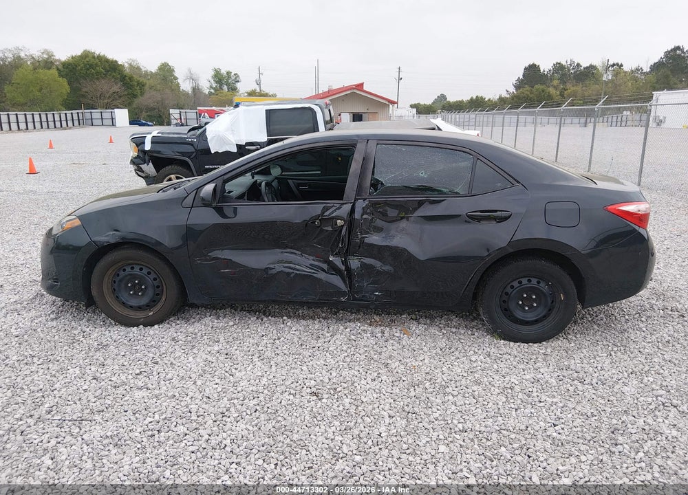 2018 TOYOTA COROLLA LE VIN: 2T1BURHE6JC095351