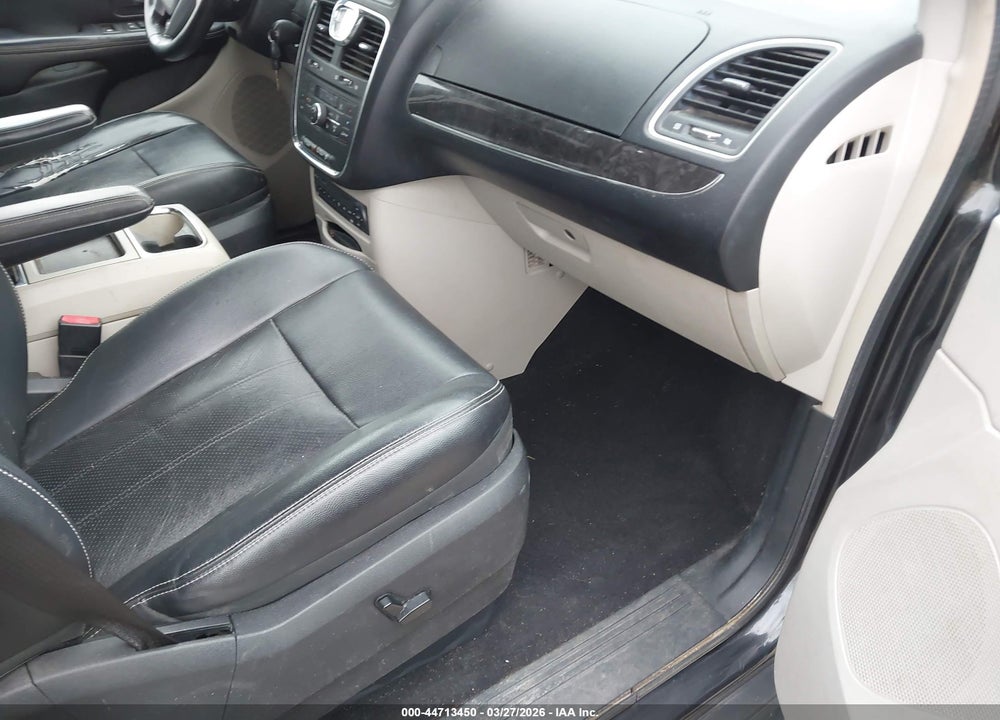 2011 CHRYSLER TOWN & COUNTRY TOURING-L VIN: 2A4RR8DG9BR666747