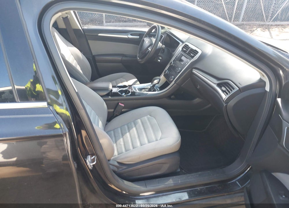 2013 FORD FUSION S VIN: 3FA6P0G72DR203105