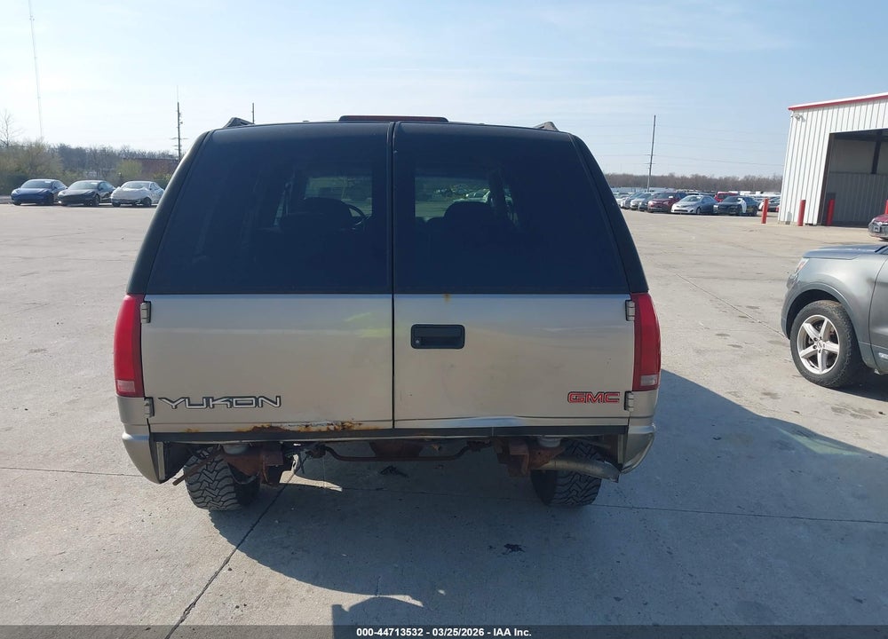 1999 GMC YUKON SLE VIN: 1GKEK13R5XJ784362