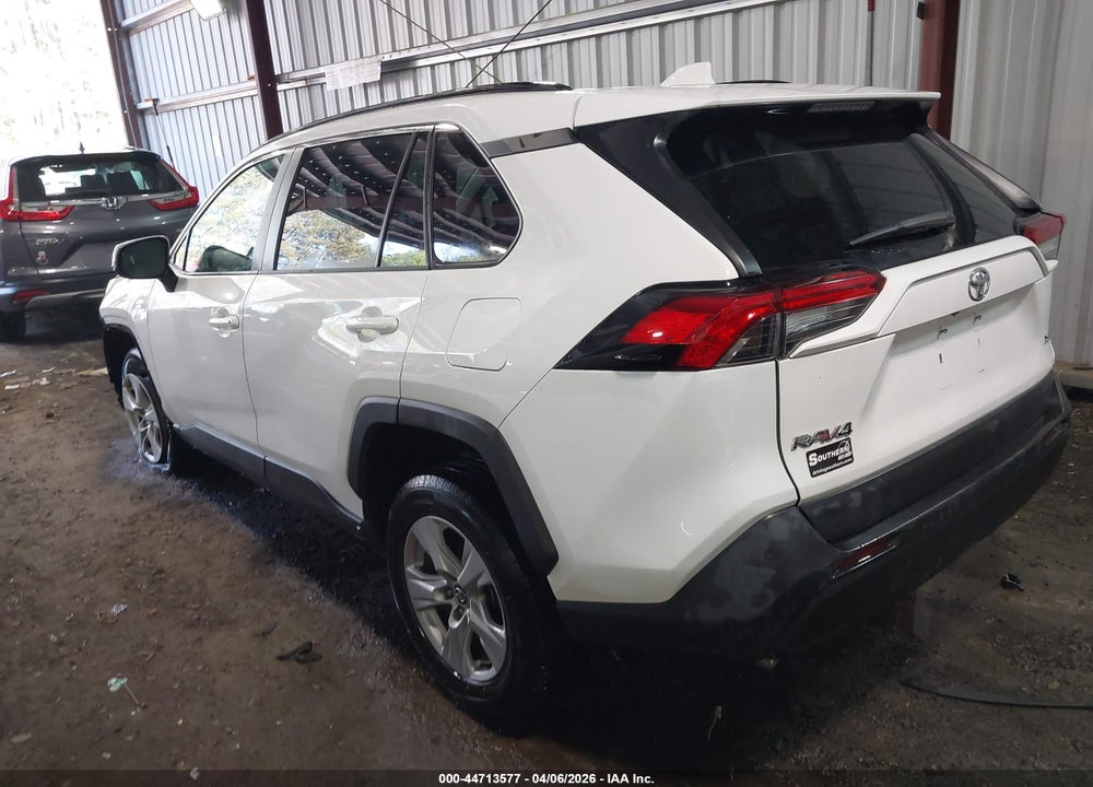 2021 TOYOTA RAV4 XLE VIN: 2T3W1RFV5MW104242
