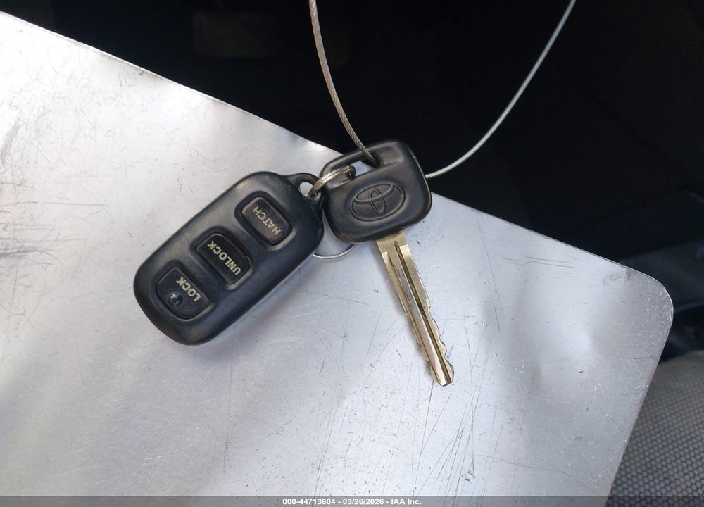 2004 TOYOTA MATRIX XR VIN: 2T1KR32E54C233506