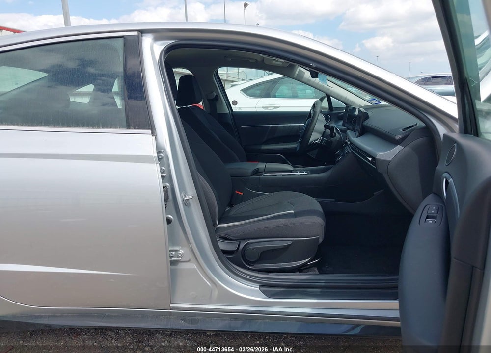 2025 HYUNDAI SONATA SEL VIN: KMHL64JA3SA500124