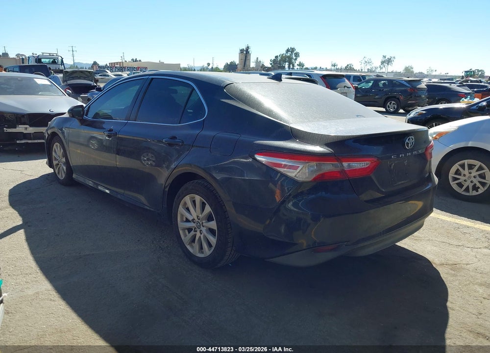 2019 TOYOTA CAMRY LE VIN: 4T1B11HK2KU776784