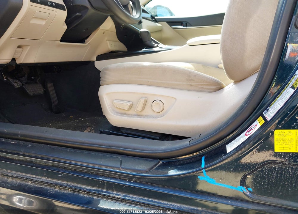2019 TOYOTA CAMRY LE VIN: 4T1B11HK2KU776784