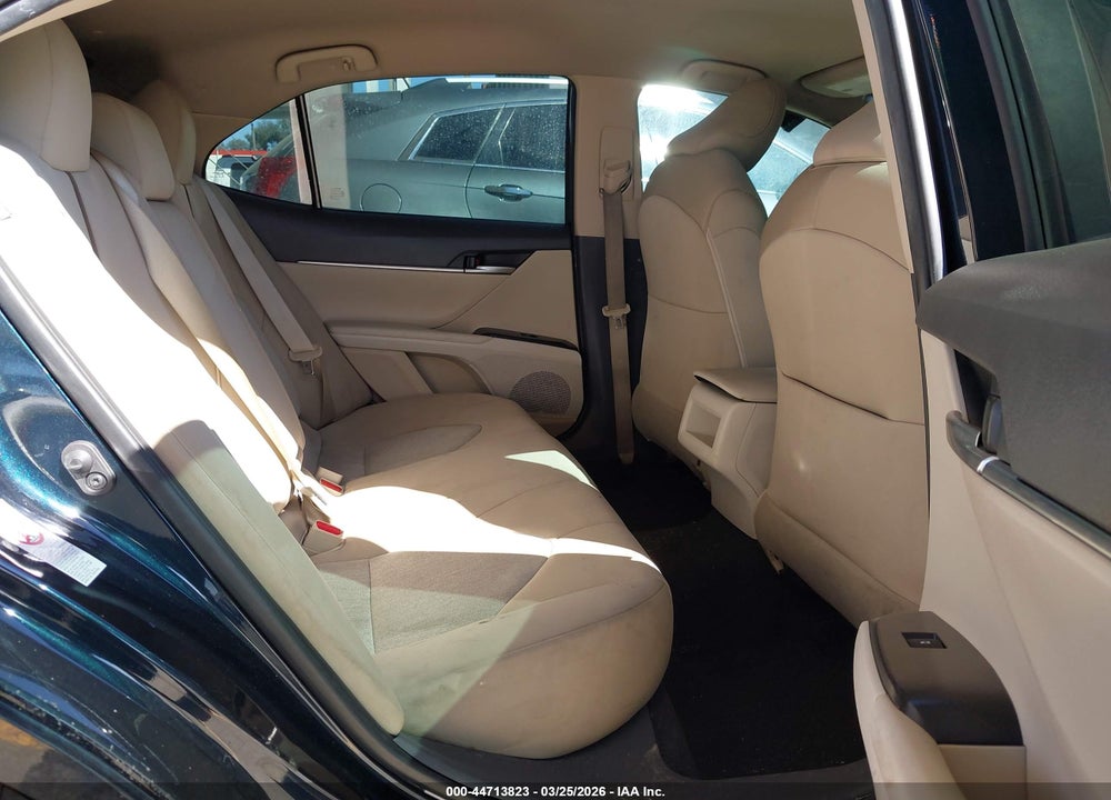 2019 TOYOTA CAMRY LE VIN: 4T1B11HK2KU776784