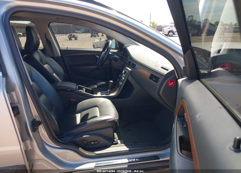 2010 VOLVO XC70 3.2 VIN: YV4960BZ9A1077637