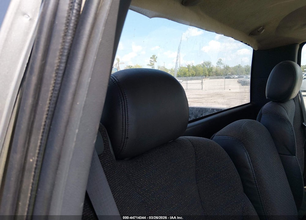 2000 CHEVROLET SILVERADO 1500 VIN: 1GCEC14W7YE252165