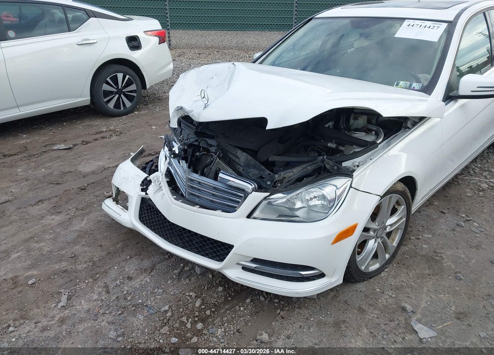 2013 MERCEDES-BENZ C 300 LUXURY 4MATIC VIN: WDDGF8AB1DR282250