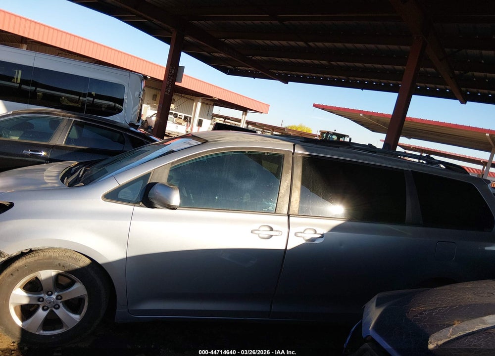 2013 TOYOTA SIENNA LE V6 8 PASSENGER VIN: 5TDKK3DC3DS375442