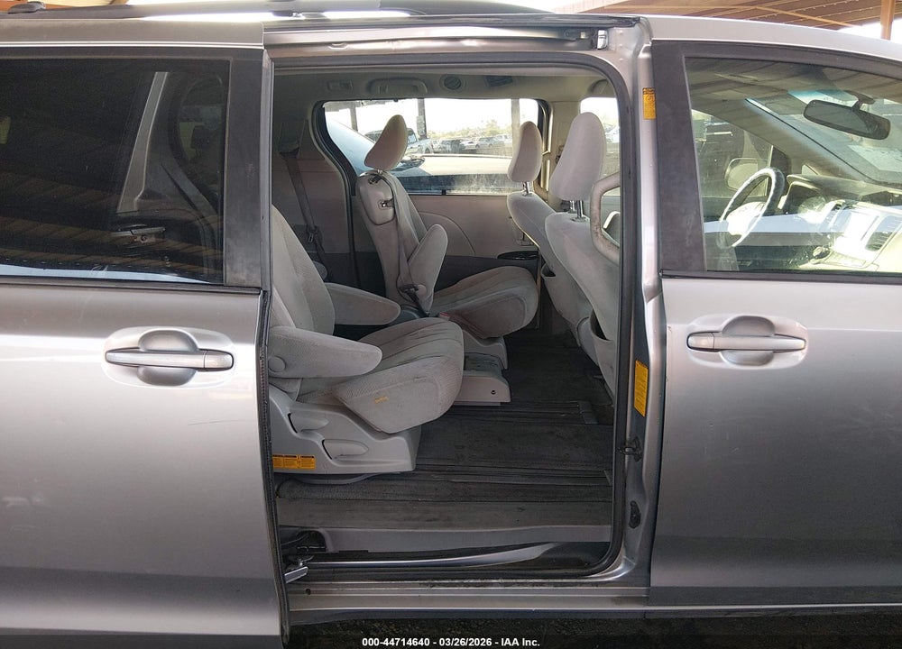 2013 TOYOTA SIENNA LE V6 8 PASSENGER VIN: 5TDKK3DC3DS375442