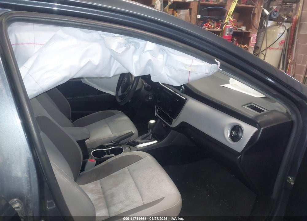 2017 TOYOTA COROLLA LE VIN: 2T1BURHE3HC881800