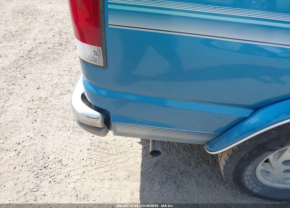 1992 FORD ECONOLINE E150 VAN VIN: 1FDEE14N4NHB28832