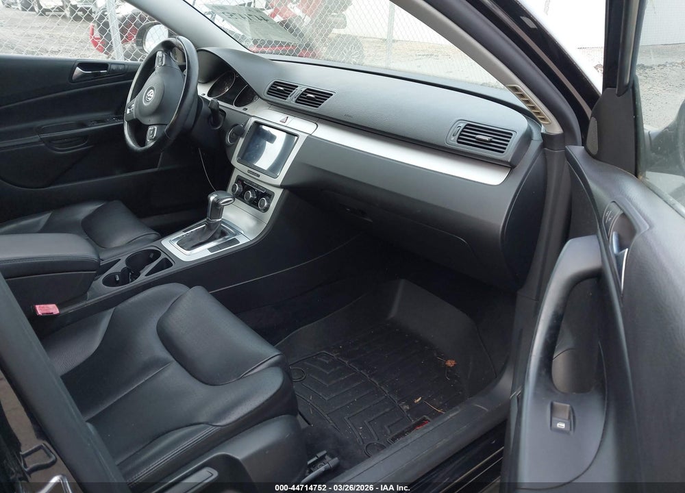 2010 VOLKSWAGEN PASSAT KOMFORT VIN: WVWJM7AN3AE065716