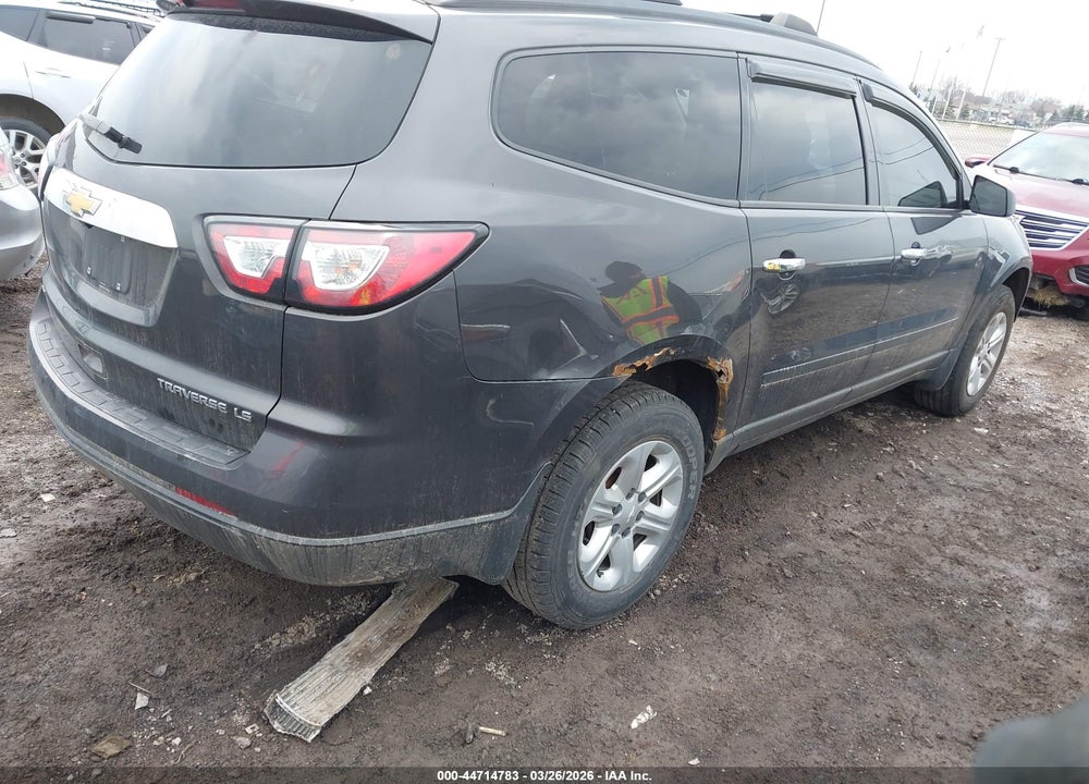 2015 CHEVROLET TRAVERSE LS VIN: 1GNKVFKD2FJ136041