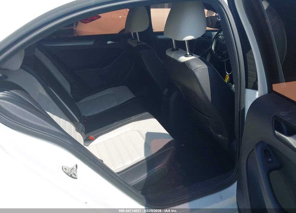 2016 VOLKSWAGEN JETTA 1.8T SPORT VIN: 3VWD17AJ3GM294769