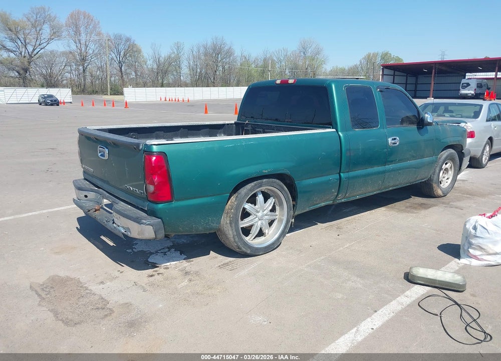 2004 CHEVROLET SILVERADO 1500 LS VIN: 2GCEC19V341177640