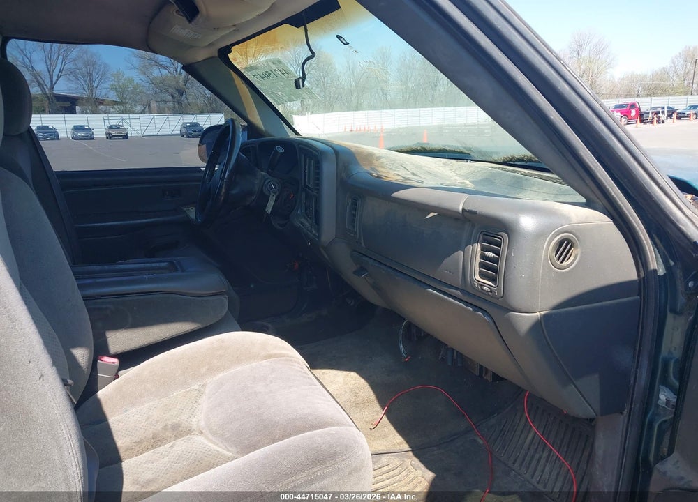 2004 CHEVROLET SILVERADO 1500 LS VIN: 2GCEC19V341177640