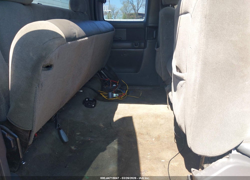 2004 CHEVROLET SILVERADO 1500 LS VIN: 2GCEC19V341177640