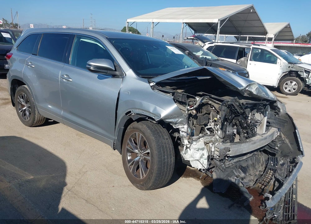 2018 TOYOTA HIGHLANDER LE PLUS VIN: 5TDBZRFH4JS834061