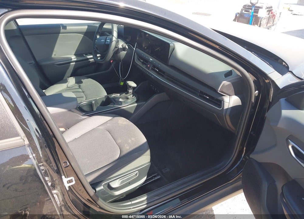 2025 KIA K4 LXS VIN: 3KPFT4DE3SE145137