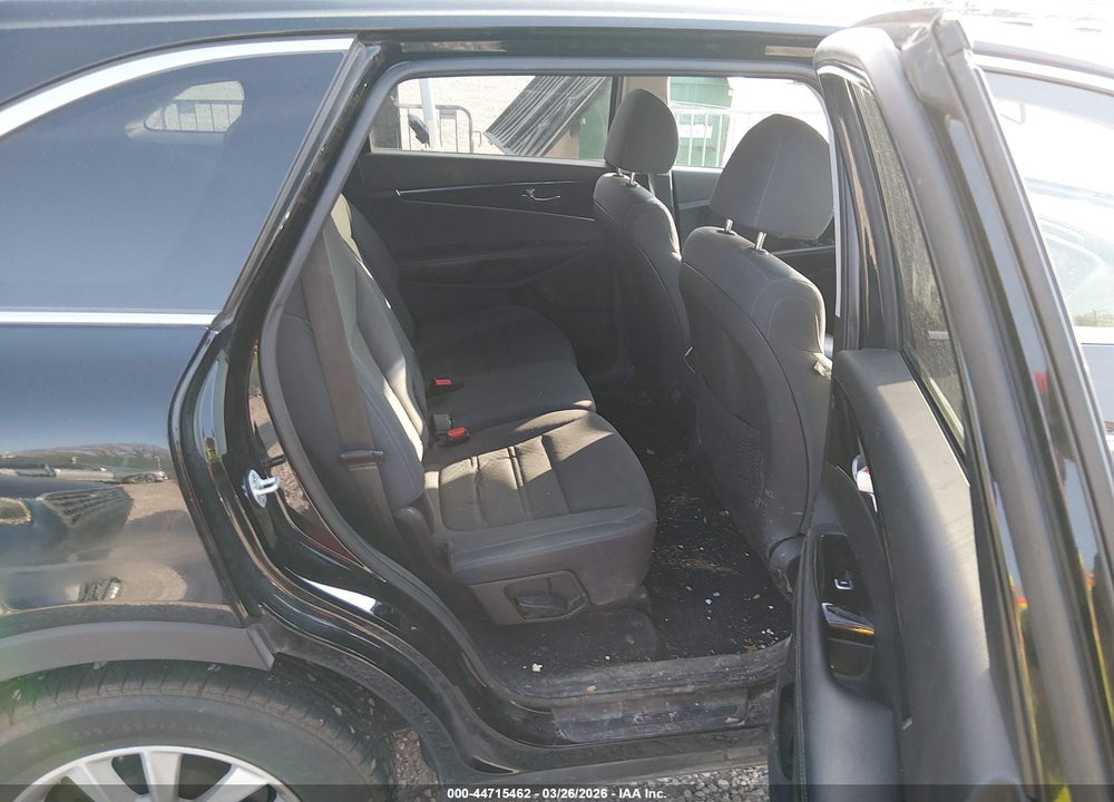 2019 KIA SORENTO 2.4L L VIN: 5XYPG4A33KG561364