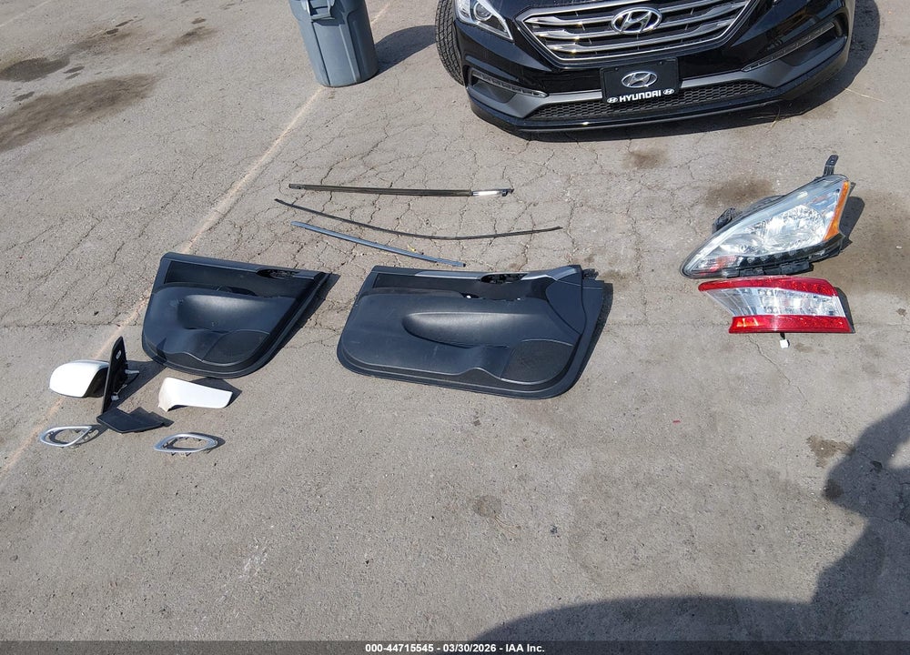 2015 NISSAN SENTRA SV VIN: 3N1AB7AP9FL689425