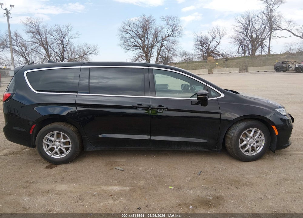2026 CHRYSLER PACIFICA SELECT VIN: 2C4RC1BGXTR231027