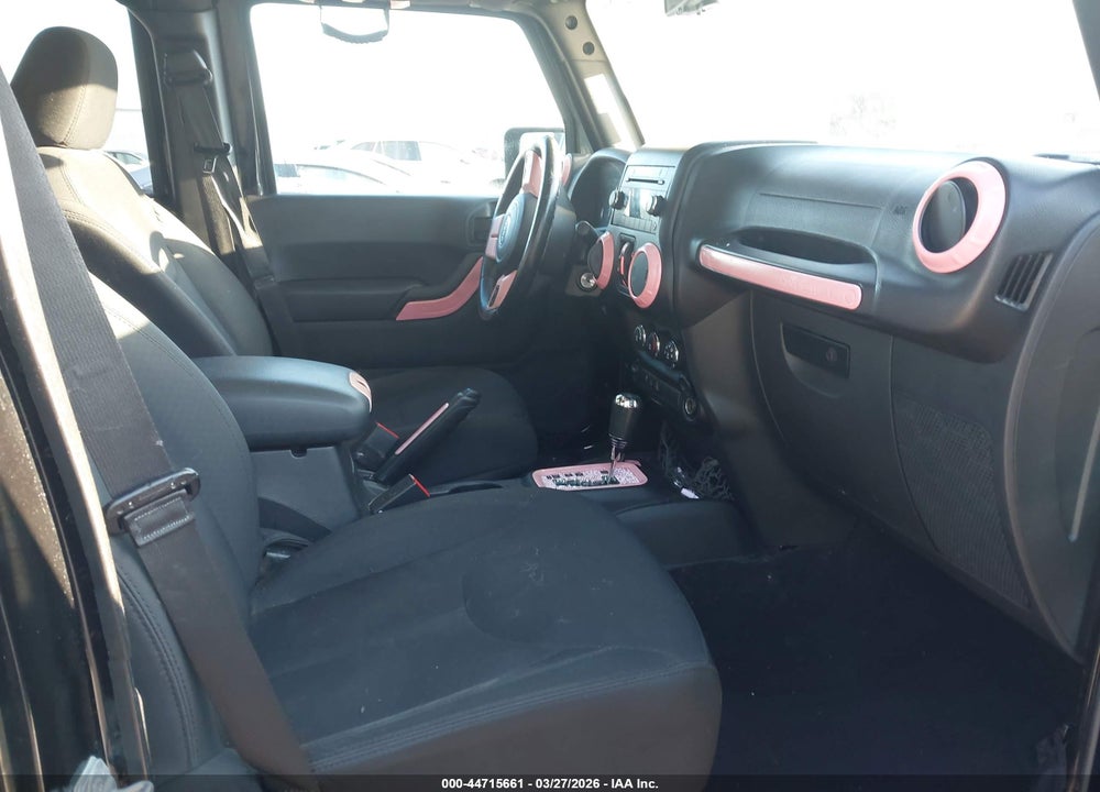 2016 JEEP WRANGLER UNLIMITED SPORT VIN: 1C4BJWDG9GL119755