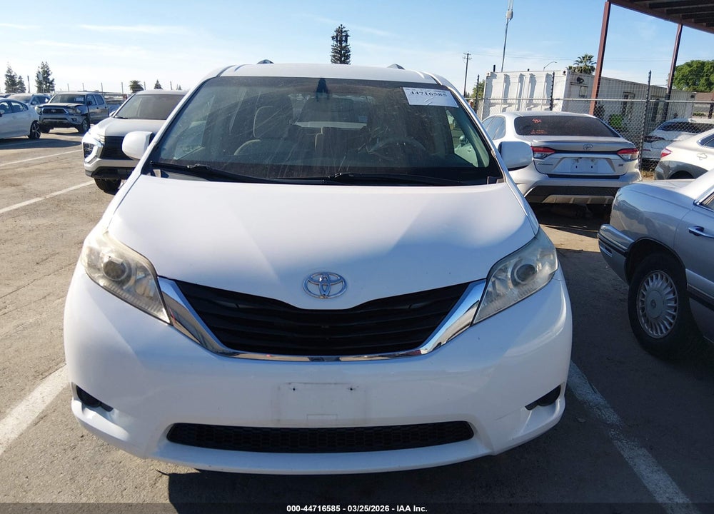 2013 TOYOTA SIENNA LE V6 8 PASSENGER VIN: 5TDKK3DC4DS297950