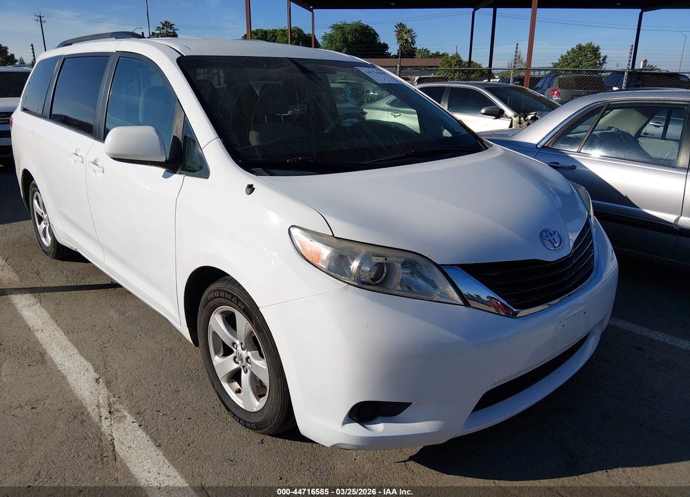 2013 TOYOTA SIENNA LE V6 8 PASSENGER VIN: 5TDKK3DC4DS297950