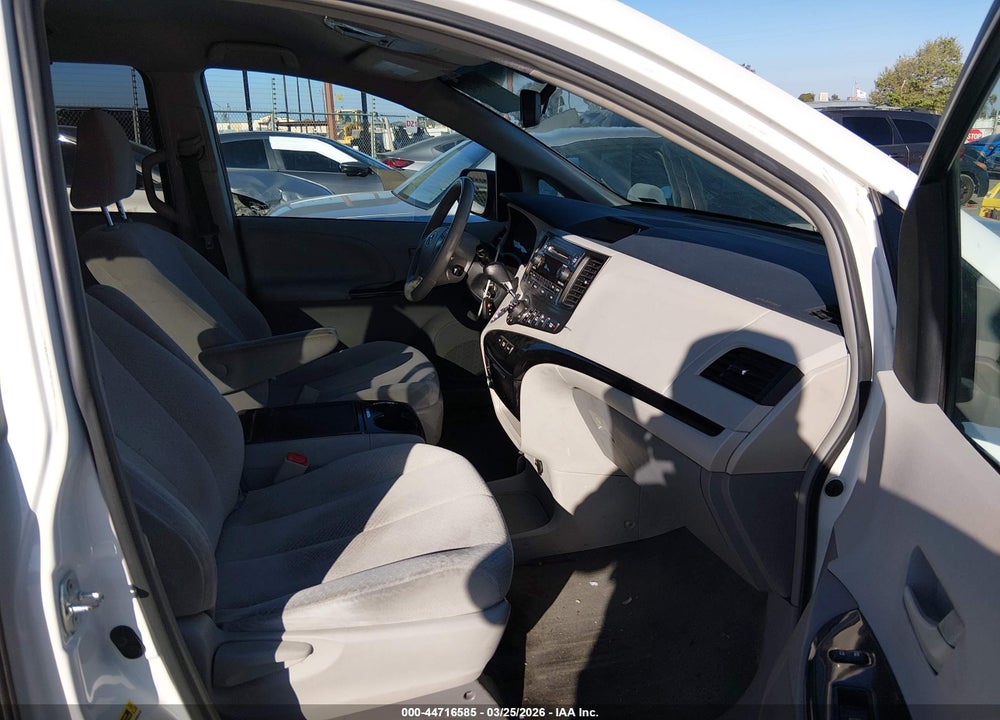 2013 TOYOTA SIENNA LE V6 8 PASSENGER VIN: 5TDKK3DC4DS297950