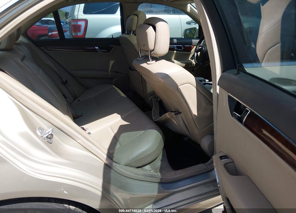 2011 MERCEDES-BENZ C 300 SPORT VIN: WDDGF5EB9BF632442