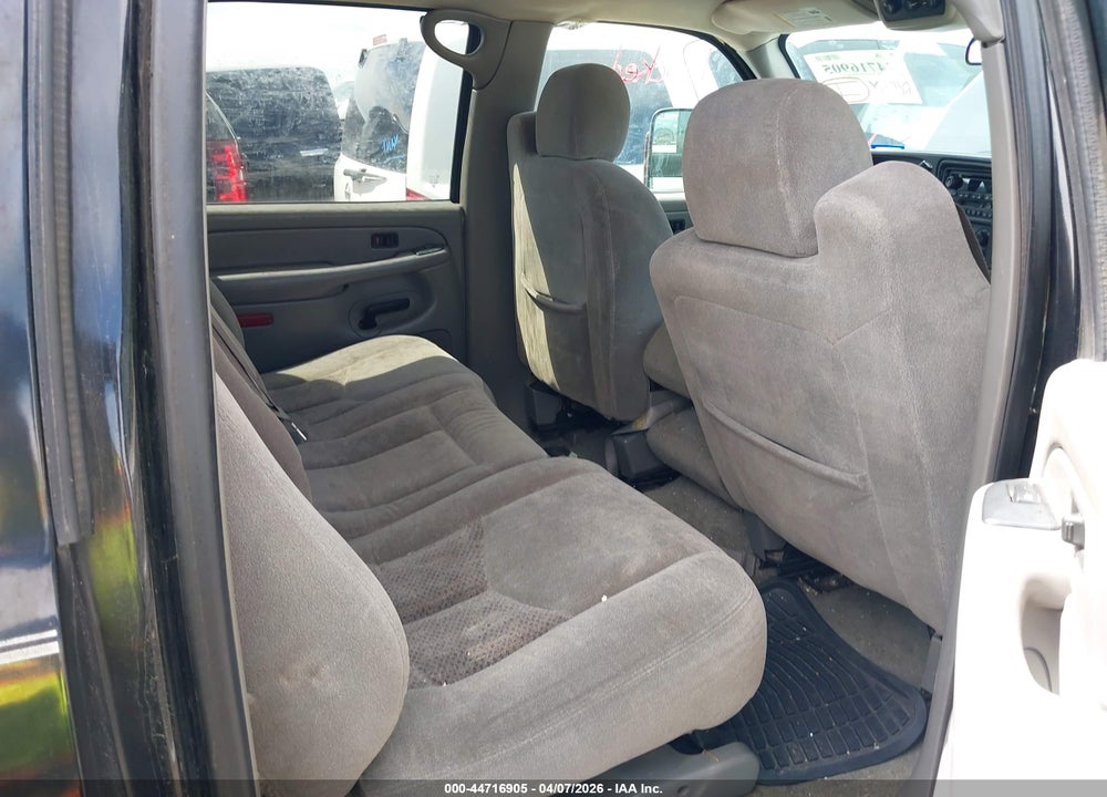 2004 CHEVROLET SUBURBAN 1500 LS VIN: 1GNEC16Z54J107058