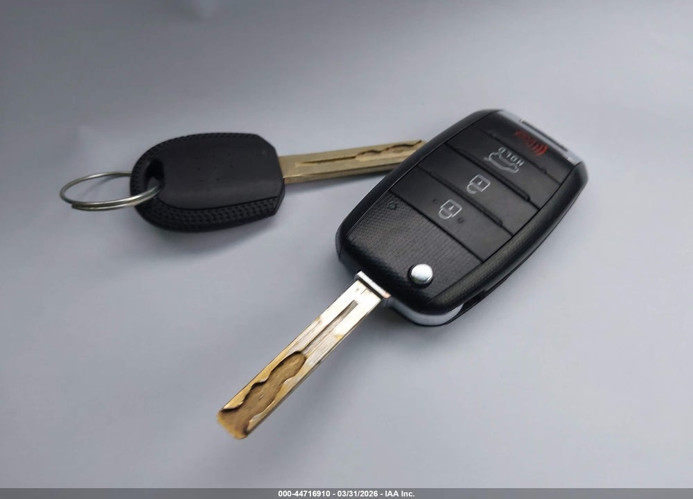 2015 KIA SOUL ! VIN: KNDJN2A29F7752748