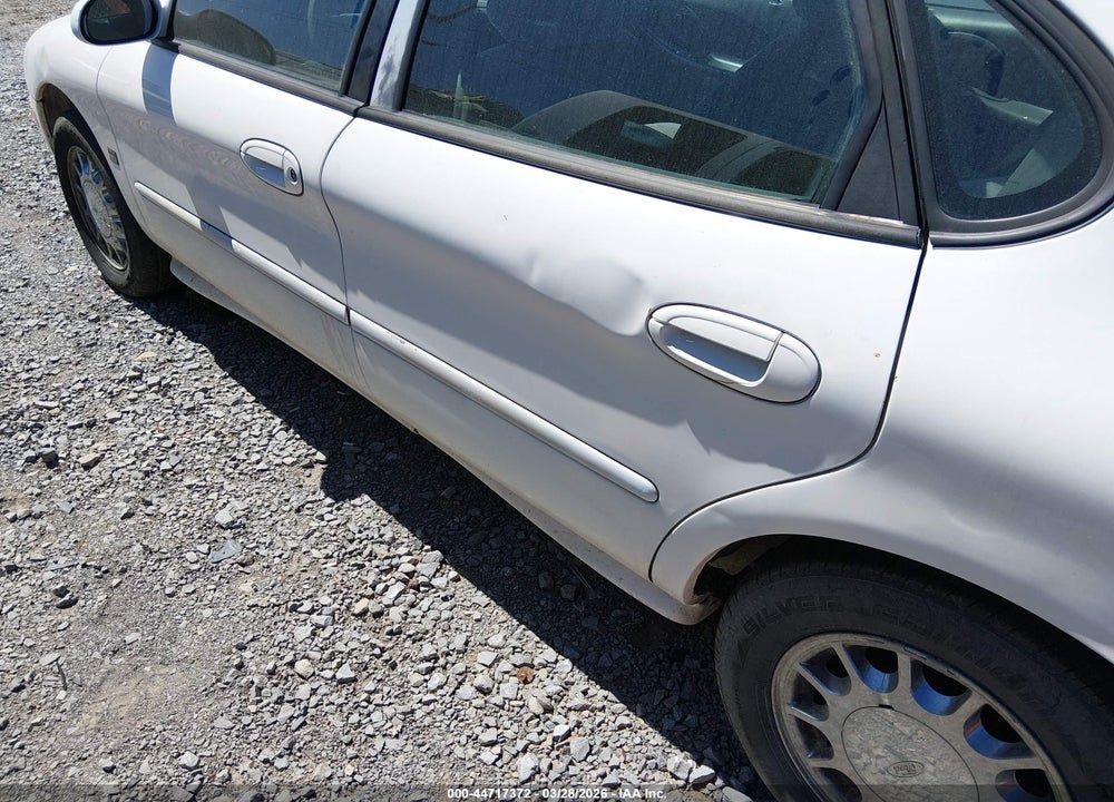 1998 FORD TAURUS LX/SE VIN: 1FAFP52S2WA125737